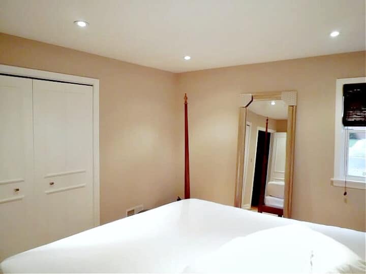 Installing Crown Molding photo corner of master bedroom before crown molding