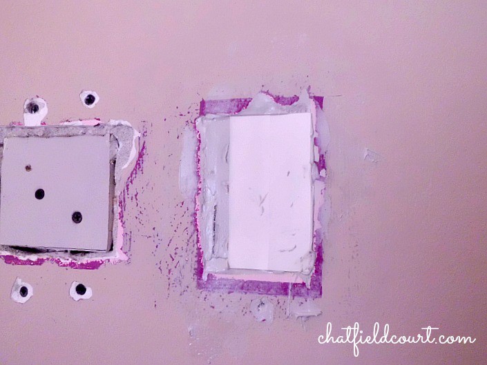 Patching a Hole in Sheetrock | www.chatfieldcourt.com