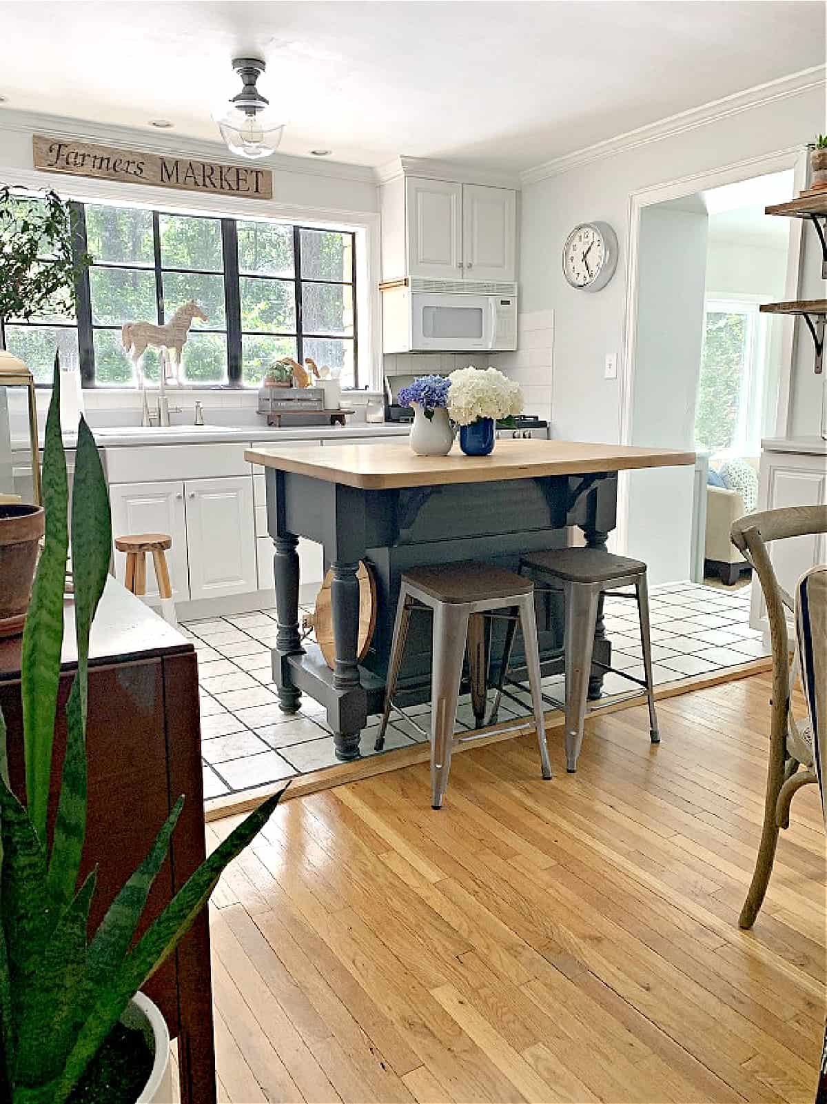 hardwood floors in small dining room