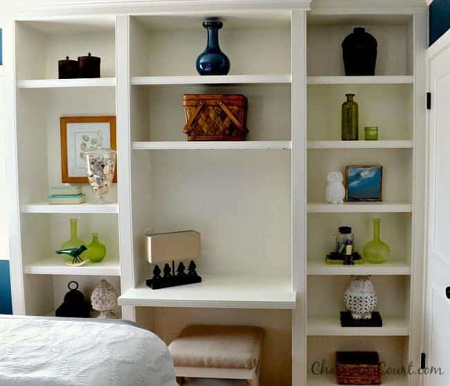 Home Tour guest bedroom bookcase