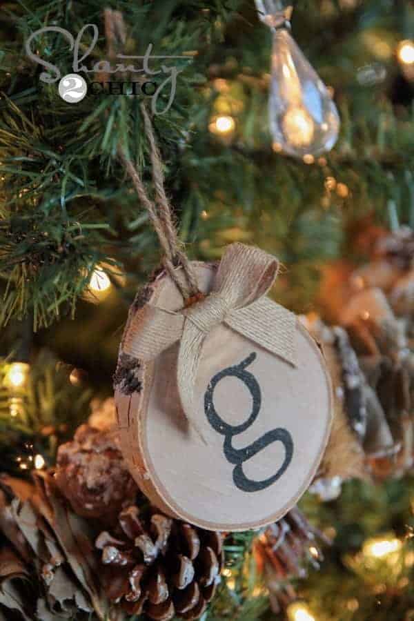 10 DIY Christmas Decor Ideas | www.chatfieldcourt.com