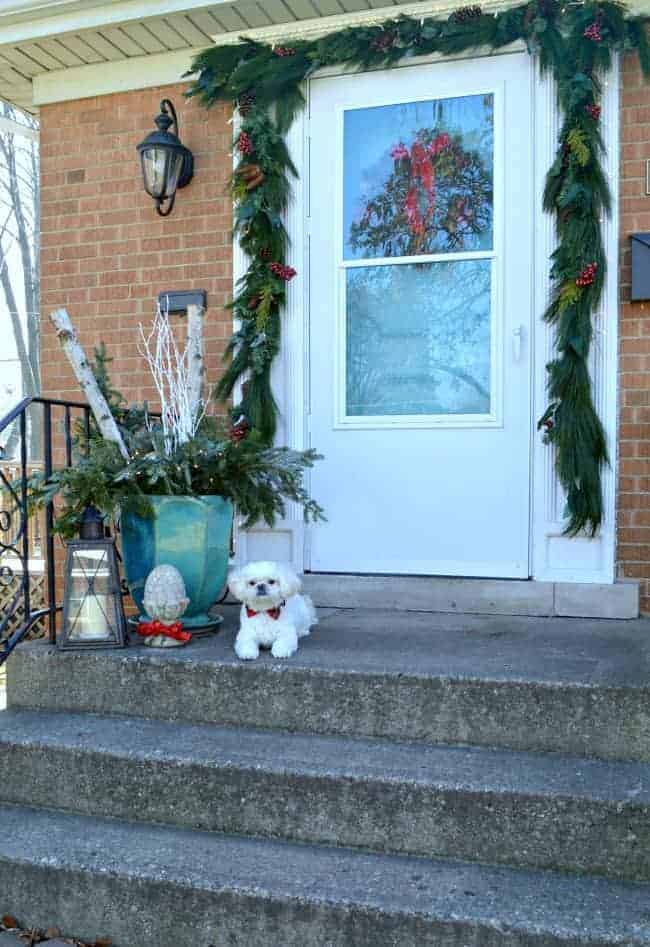 Christmas Front Porch | www.chatfieldcourt.com