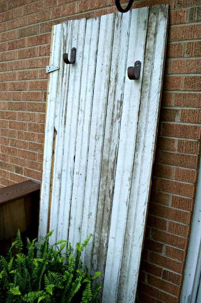 Outdoor Mason Jar Candle Barn Door | www.chatfieldcourt.com