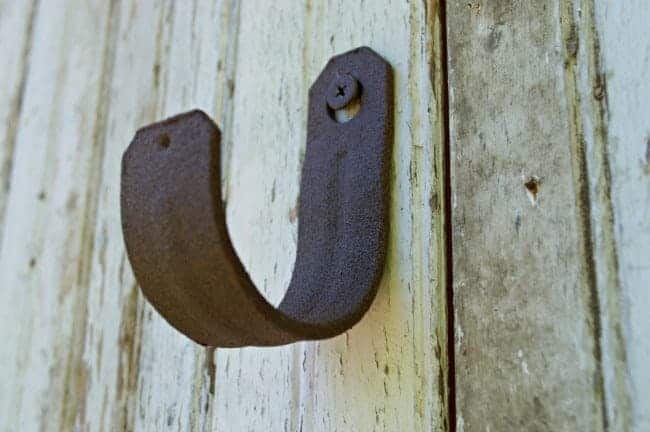 Outdoor Mason Jar Candle Barn Door | www.chatfieldcourt.com