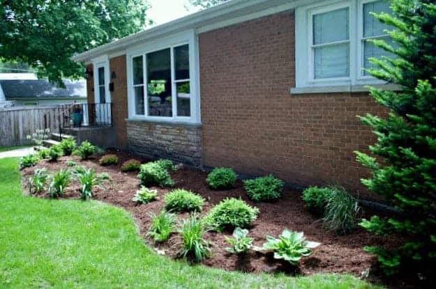 Front Flowerbed Finally Finished | www.chatfieldcourt.com