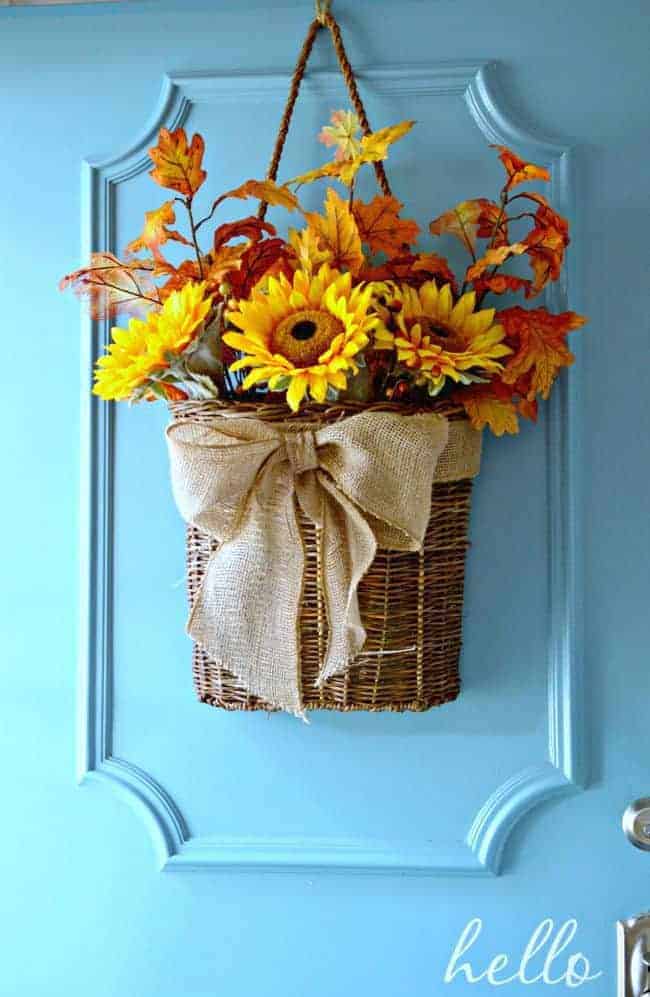 An easy to do front door basket for fall. Love this! www.chatfieldcourt.com