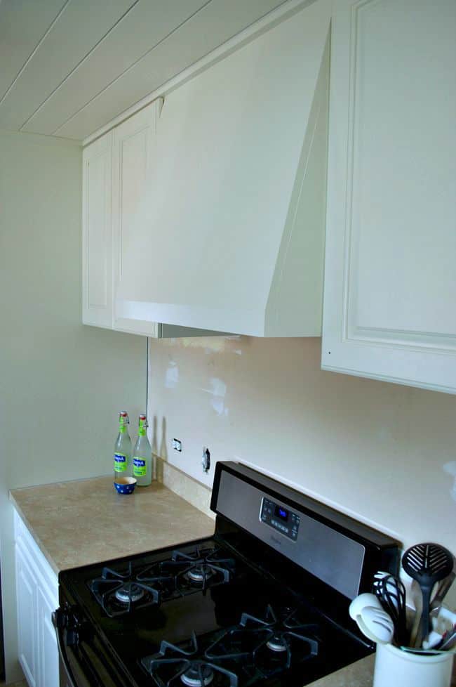 Kitchen Reno: Painted Kitchen Cabinets | www.chatfieldcourt.com