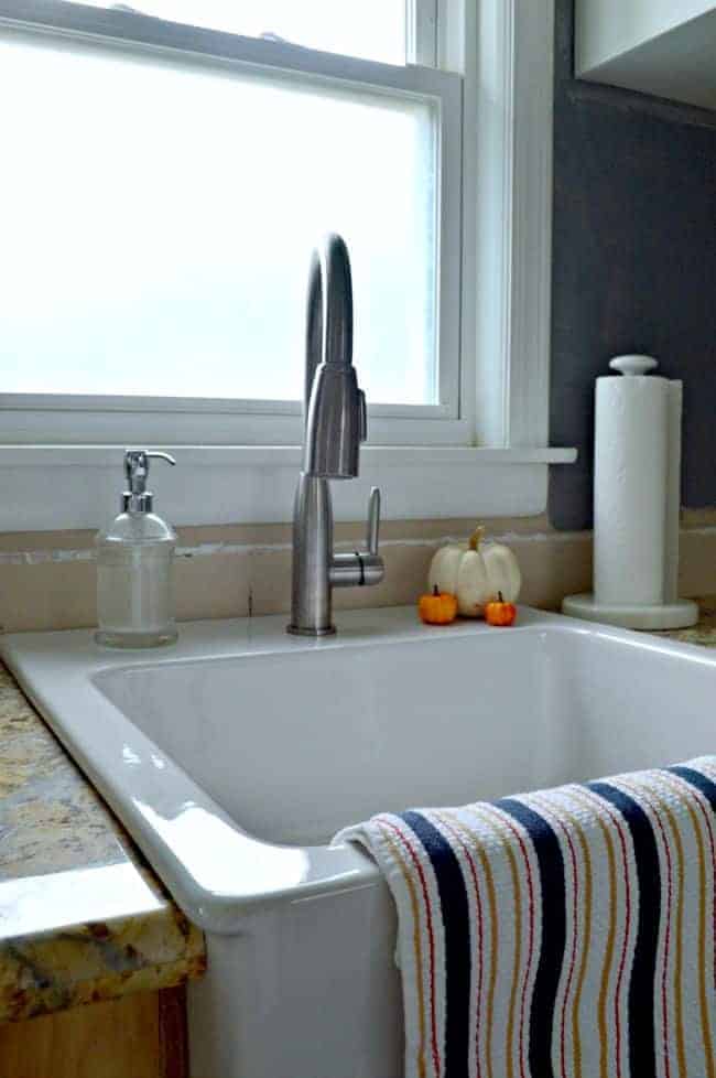 Kitchen Reno: New Kitchen Sink | www.chatfieldcourt.com