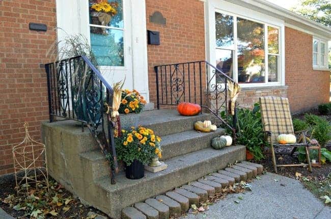 Fall Front Porch | www.chatfieldcourt.com