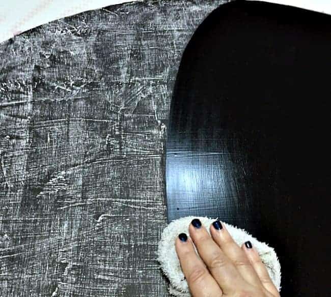 How to Turn a Mirror into a Chalkboard photograph Cleaning chalk off of a vintage mirror to turn it into a kitchen chalkboard