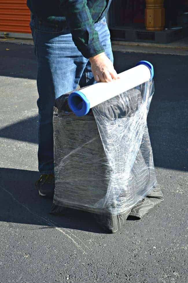 Ready to move? Here's my 7 most useful moving tips and tricks to make your move easier. | www.chatfieldcourt.com Ready to move? Here's my 7 most useful moving tips and tricks to make your move easier. | www.chatfieldcourt.com