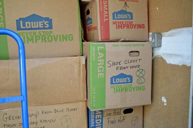 Moving? Here's 7 useful moving tips and tricks to make your move easier. | www.chatfieldcourt.com