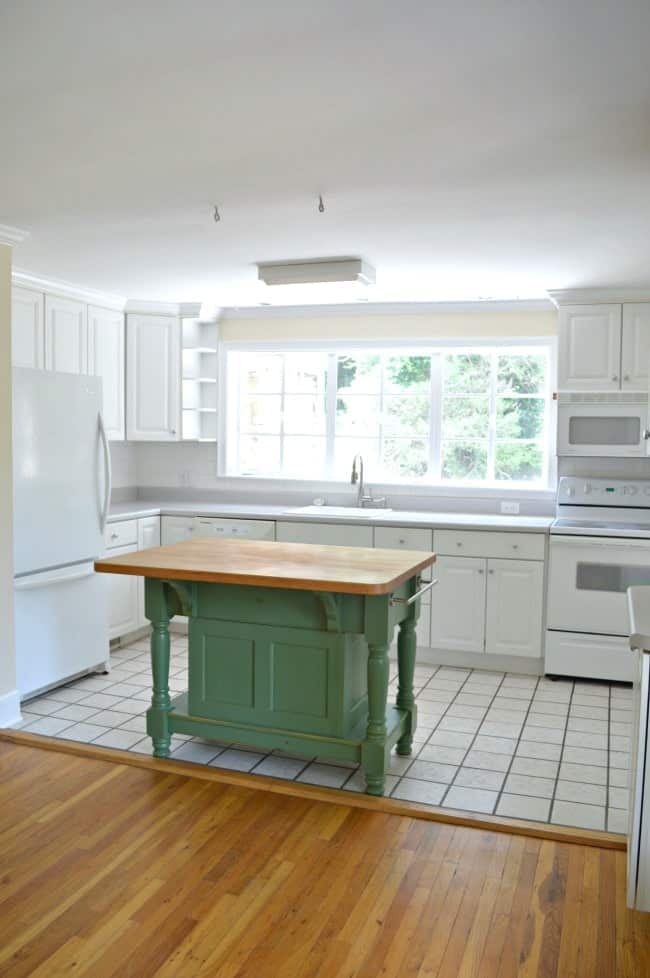 Painted black window trim in the kitchen. DIY | farmhouse www.chatfieldcourt.com