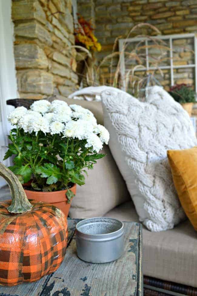 A simple fall front porch tour with mums, a cozy throw and pillows. www.chatfieldcourt.com