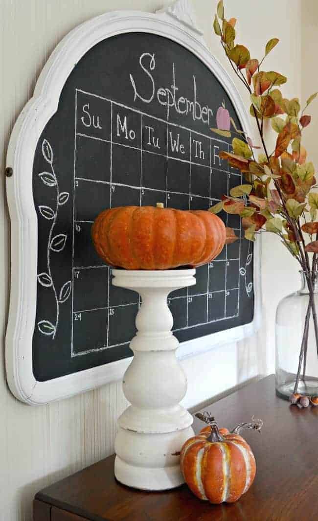 Natural fall touches in the kitchen for a Seasonal Harvest Tour. 