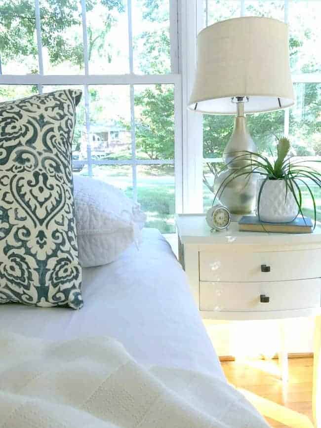 An easy DIY lamp makeover using spray paint to give it a whole new look.