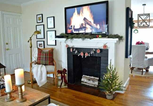 A peek at our cozy cottage living room all decorated for Christmas and I'm sharing it one more time before the big day. www.chatfieldcourt.com