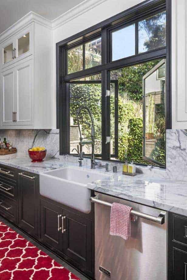 Painted black window trim in the kitchen. DIY | farmhouse | interior www.chatfieldcourt.com