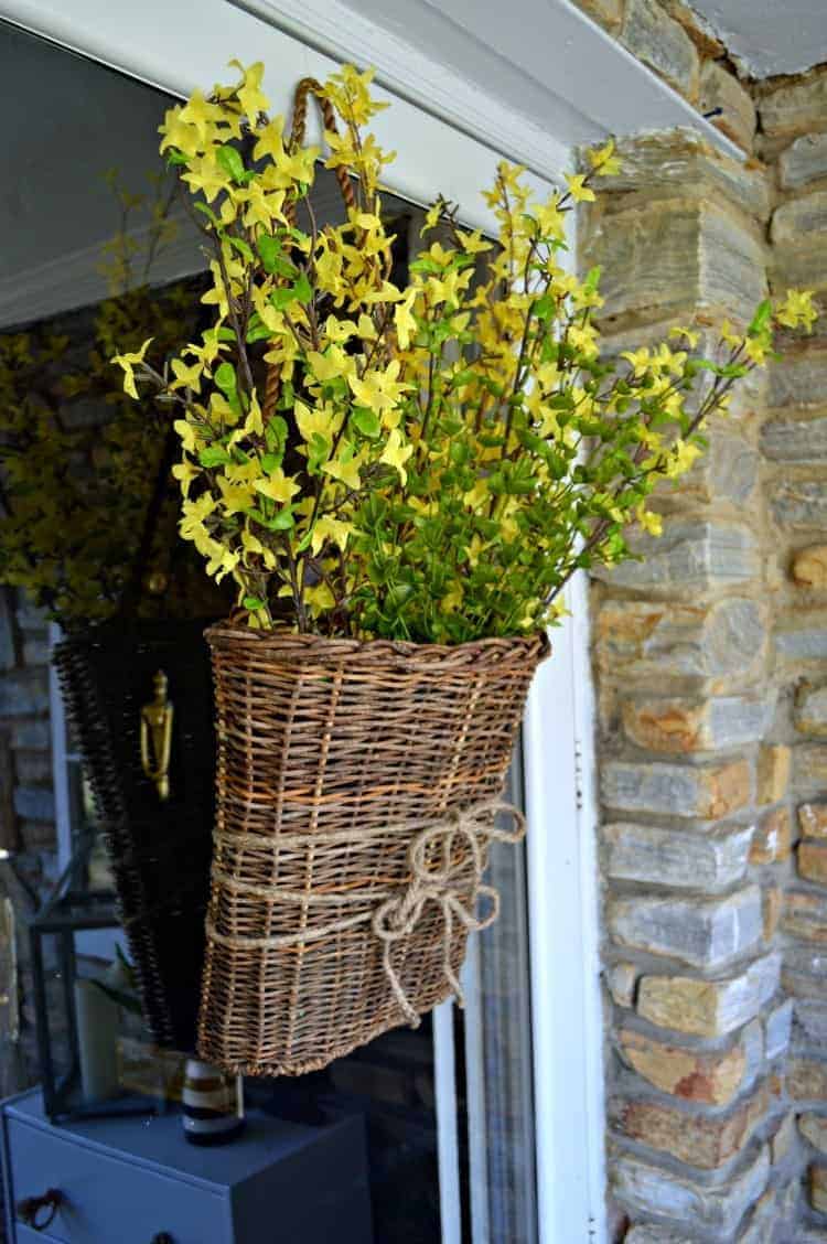 Love it! This cute spring front door basket, made from bunches of faux forsythia, is so pretty and it's a super easy DIY craft project. It just took minutes to do | Chatfield Court