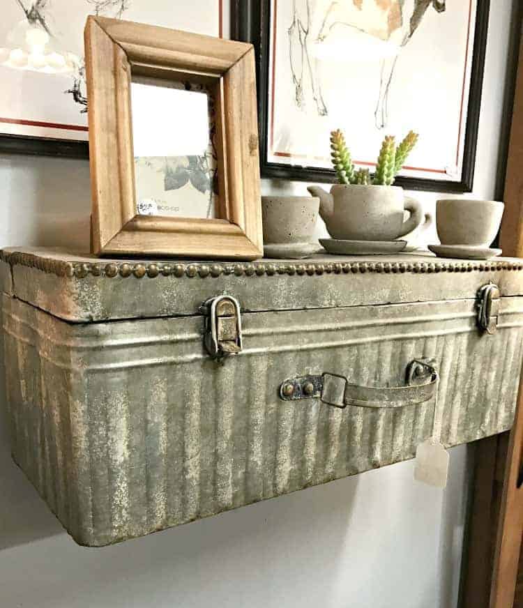 Galvanized metal is a hot trend right now. Check out how you can use galvanized metal containers and decor around the house. 