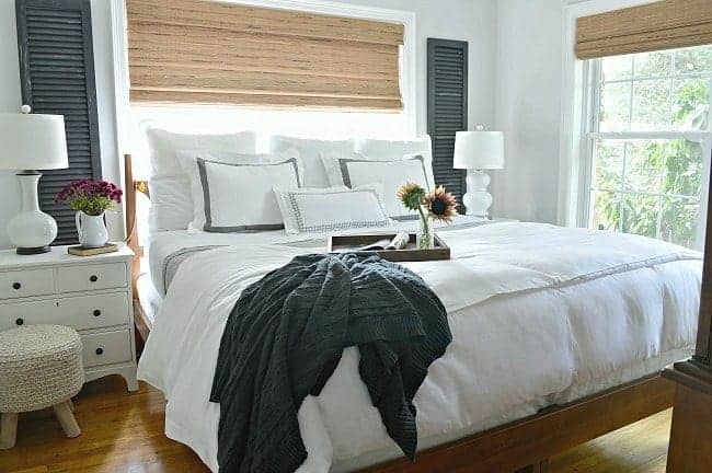 5 tips for creating a comfortable and cozy bedroom for fall. 