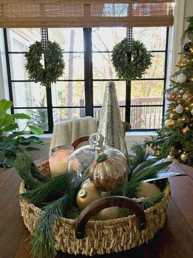 A holiday home tour with 4 blogging friends where I'm sharing our Christmas dining room, decorated with natural elements and rustic glam touches.