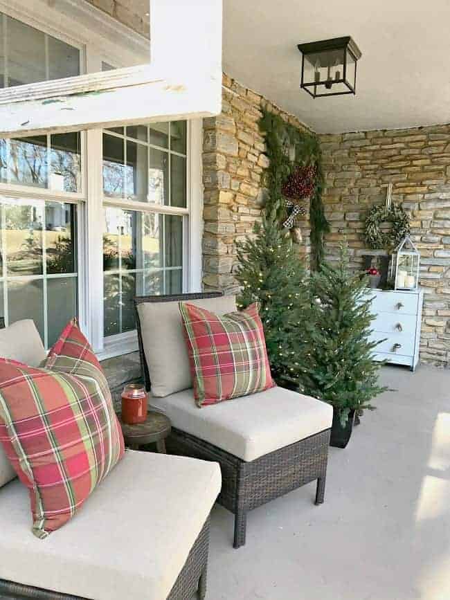 christmas front porch chairs with red plaid pillows