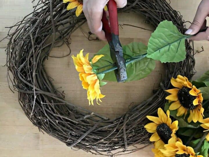 DIY Sunflower Wreath (in Under 30 Minutes) pix cutting sunflowers for how to make a sunflower wreath tutorial