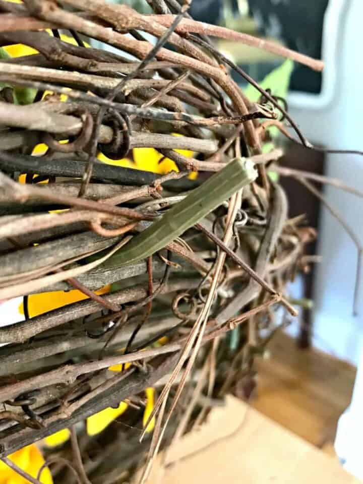 DIY Sunflower Wreath (in Under 30 Minutes) picture bent sunflower stems for how to make a sunflower wreath tutorial