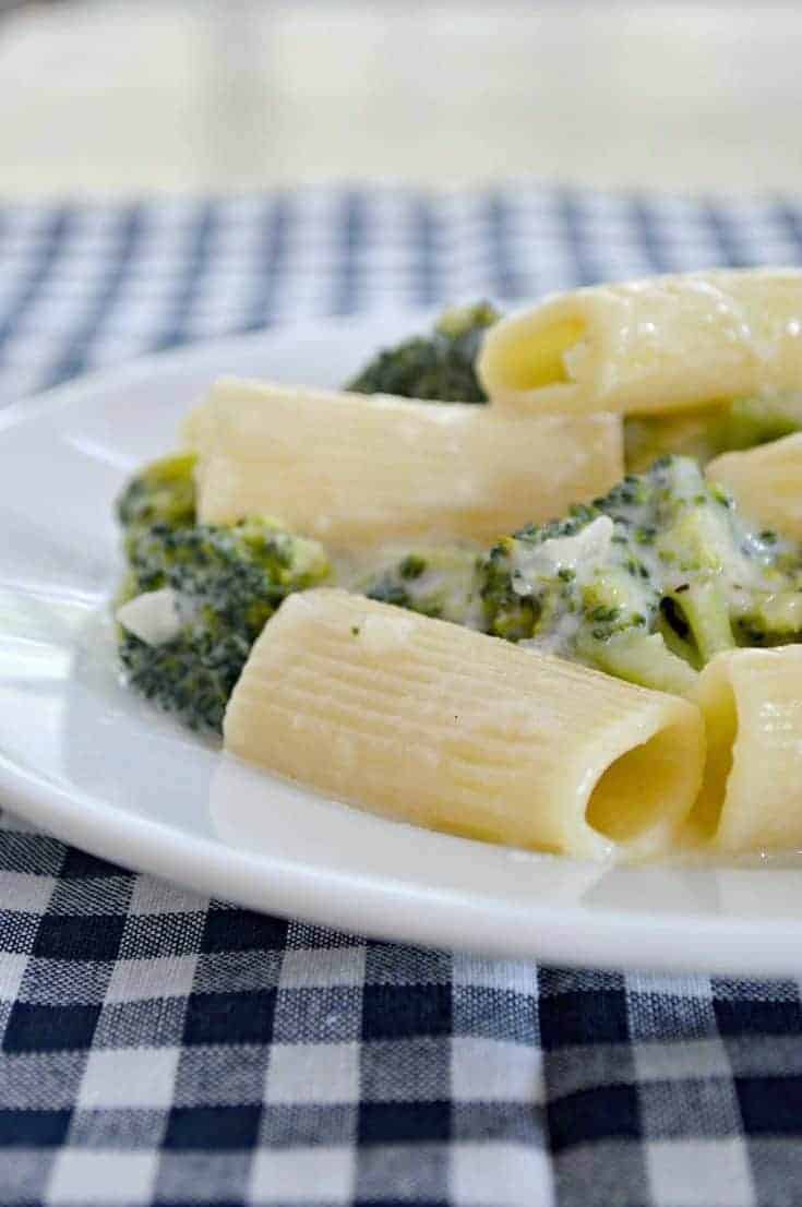 Skinny Broccoli Alfredo