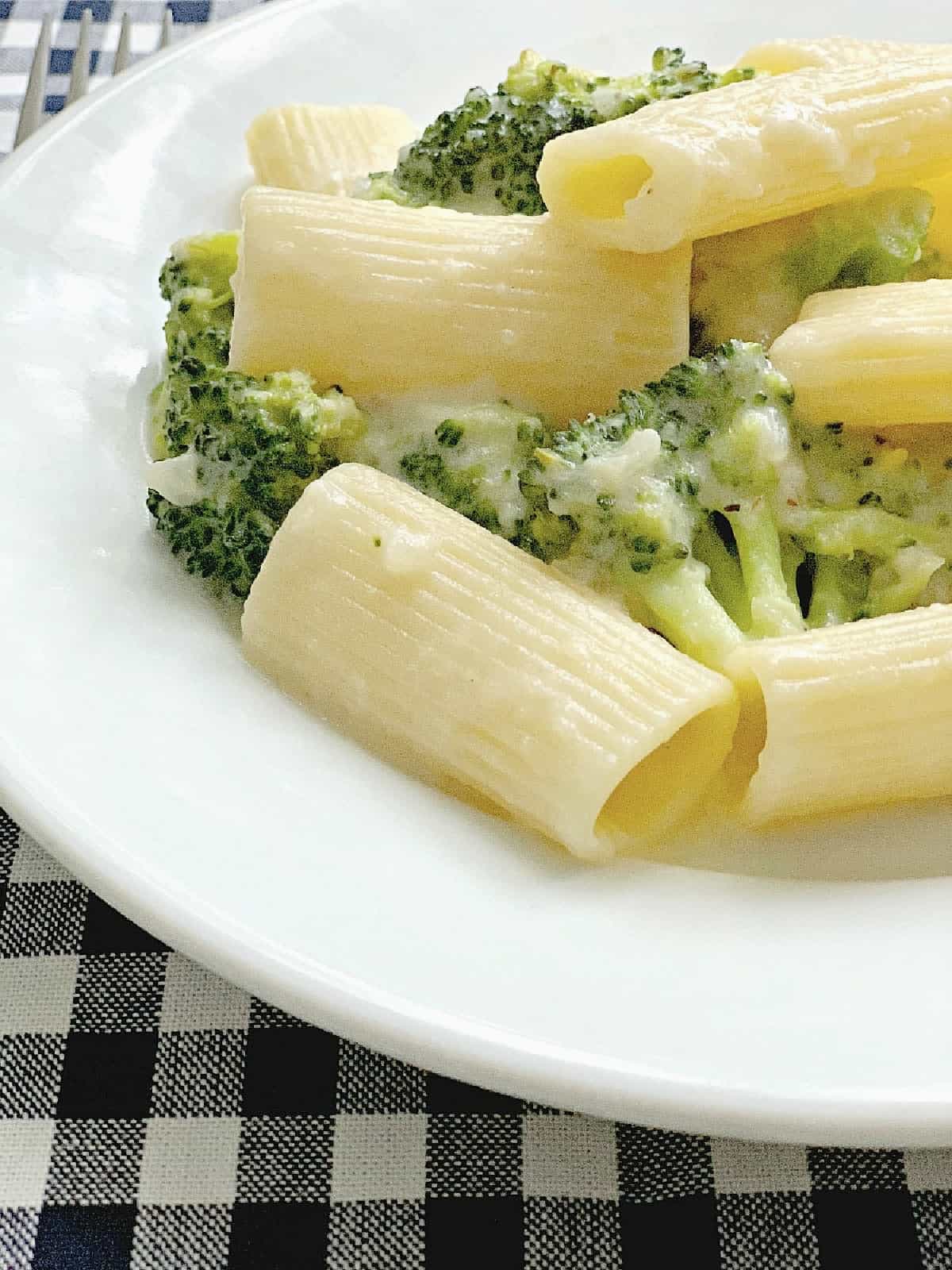 Easy Skinny Broccoli Alfredo Recipe