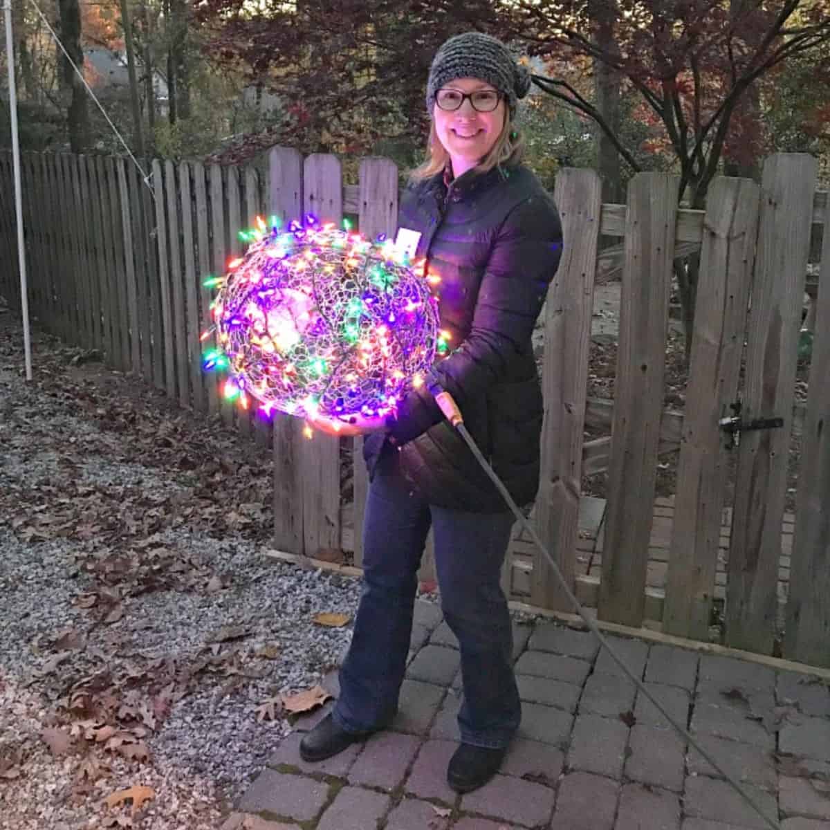 How to Make Lighted Christmas Balls