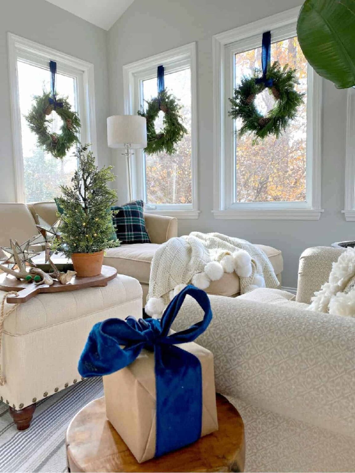 How To Hang A Wreath On An Interior Window - Cox Antaistry