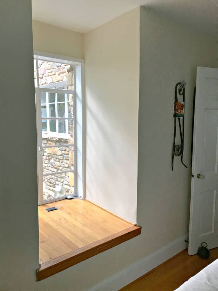 DIY Hand-Painted Accent Wall pic window nook in bedroom