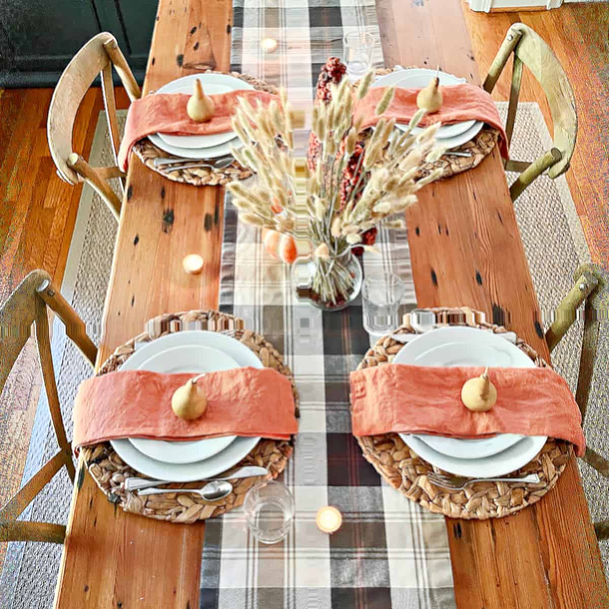 Easy Thanksgiving Table Setting