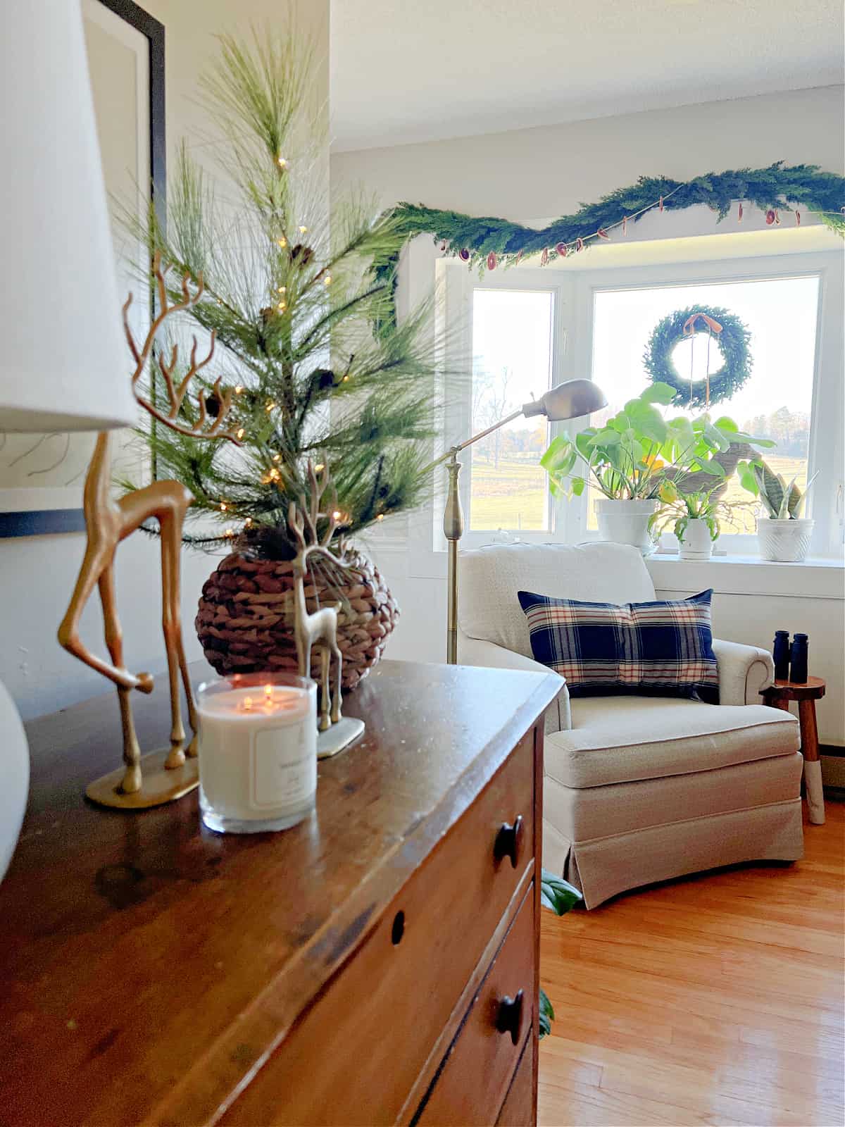 sitting area decorated for Christmas