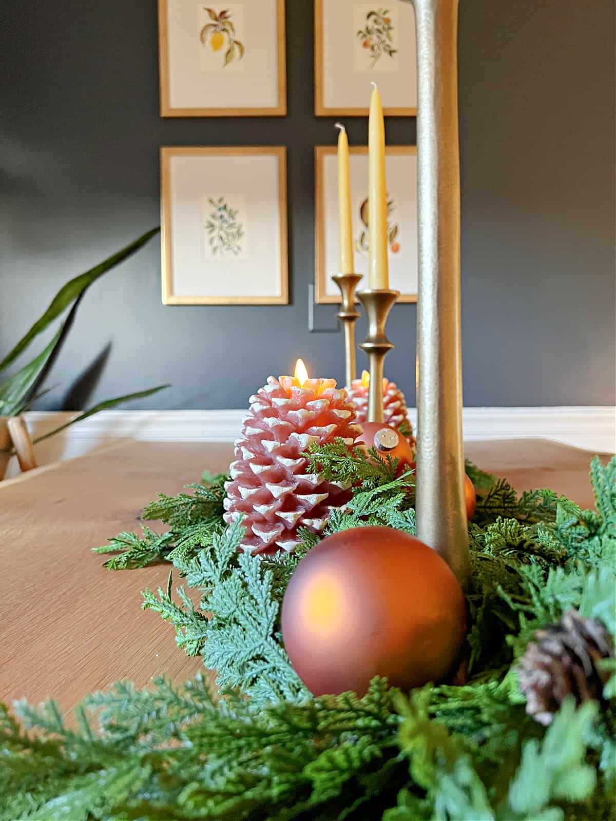 Christmas decor on dining table 