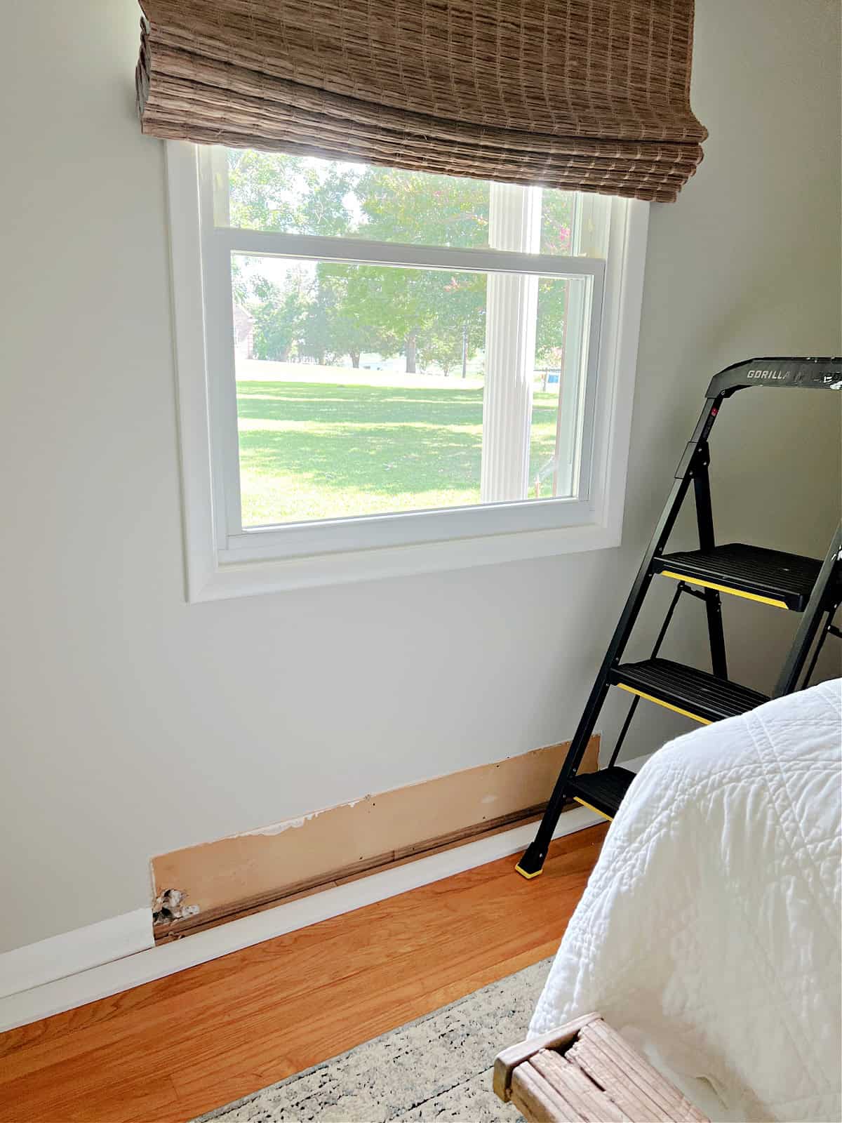 window in small guest bedroom