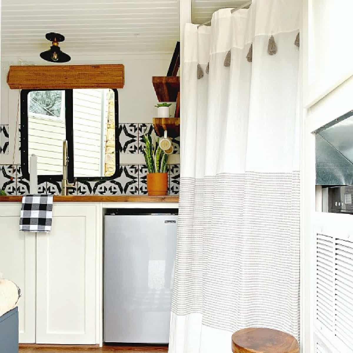 privacy curtain in small RV
