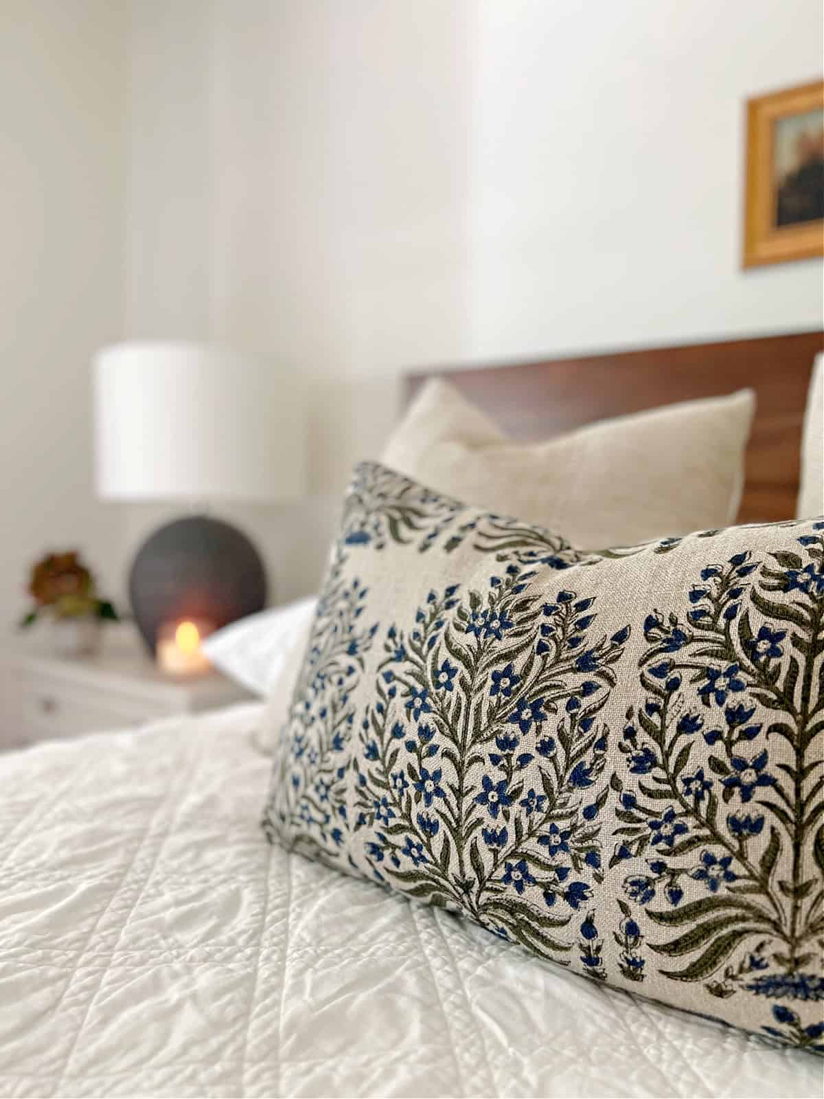 throw pillows on guest bedroom bed